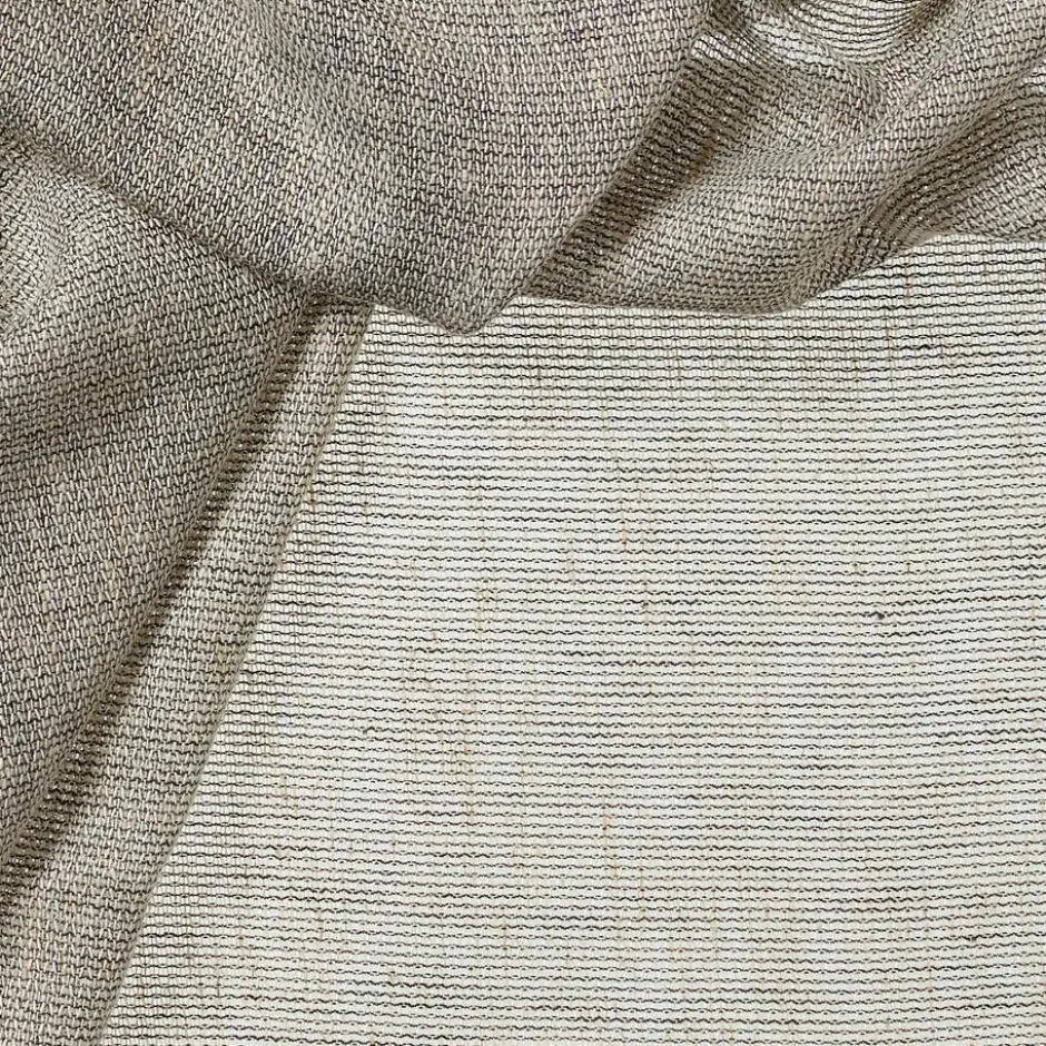 Inbetween Max Taupe