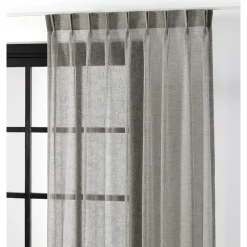 Inbetween Max Taupe